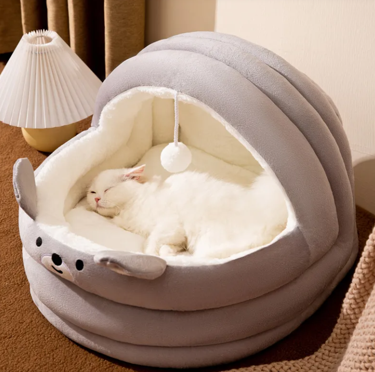 Soft Arctic Velvet Cat & Small Pet Bed – Cute Bear & Rabbit Design